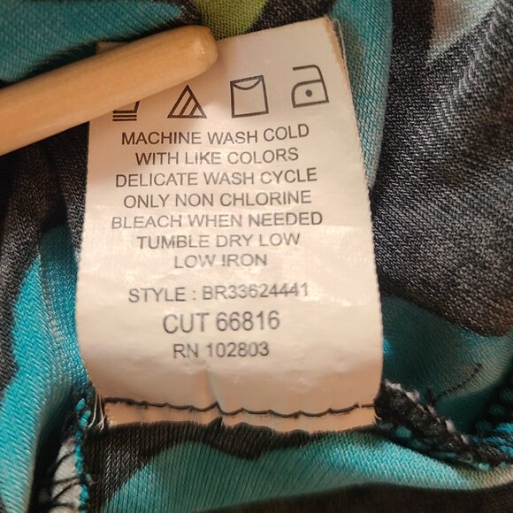 Briggs New York Floral Flare Skirt - Size M - Picture 6 of 8